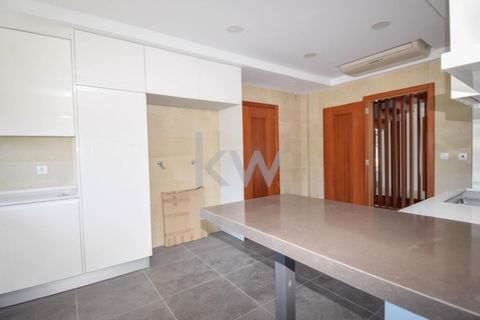Villa i Carnaxide, Lisbon, Carnaxide - € 2.000.000 | Ref: KWPT-003774 - foto 23