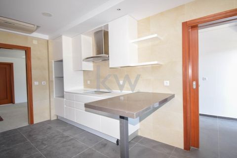 Villa i Carnaxide, Lisbon, Carnaxide - € 2.000.000 | Ref: KWPT-003774 - foto 24