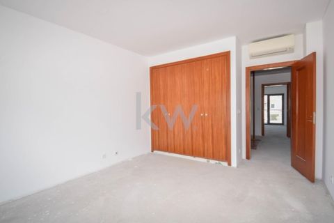 Villa i Carnaxide, Lisbon, Carnaxide - € 2.000.000 | Ref: KWPT-003774 - foto 30