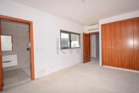 Villa i Carnaxide, Lisbon, Carnaxide - € 2.000.000 | Ref: KWPT-003774 - foto 32