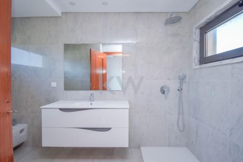 Villa i Carnaxide, Lisbon, Carnaxide - € 2.000.000 | Ref: KWPT-003774 - foto 33