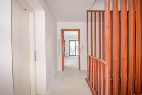 Villa i Carnaxide, Lisbon, Carnaxide - € 2.000.000 | Ref: KWPT-003774 - foto 34