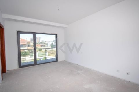 Villa i Carnaxide, Lisbon, Carnaxide - € 2.000.000 | Ref: KWPT-003774 - foto 35