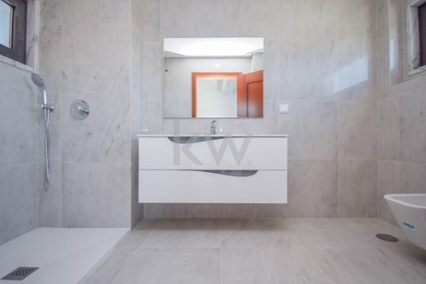 Villa i Carnaxide, Lisbon, Carnaxide - € 2.000.000 | Ref: KWPT-003774 - foto 37