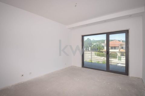 Villa i Carnaxide, Lisbon, Carnaxide - € 2.000.000 | Ref: KWPT-003774 - foto 38