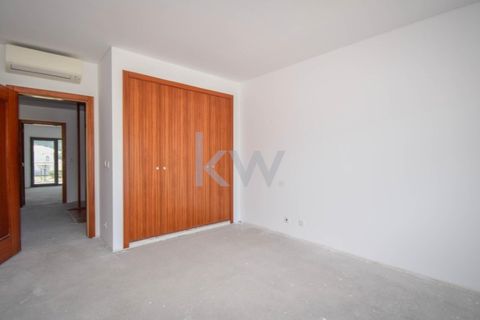 Villa i Carnaxide, Lisbon, Carnaxide - € 2.000.000 | Ref: KWPT-003774 - foto 39
