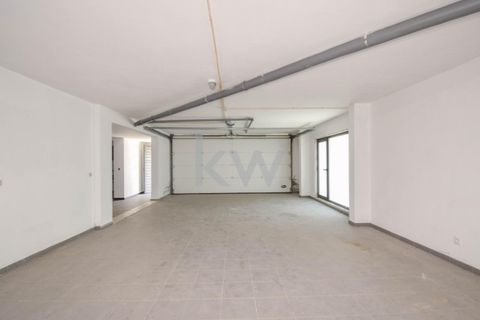 Villa i Carnaxide, Lisbon, Carnaxide - € 2.000.000 | Ref: KWPT-003774 - foto 46