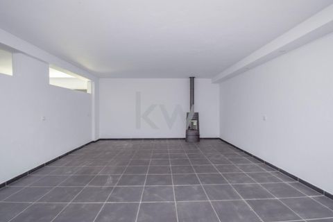Villa i Carnaxide, Lisbon, Carnaxide - € 2.000.000 | Ref: KWPT-003774 - foto 47