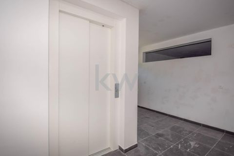 Villa i Carnaxide, Lisbon, Carnaxide - € 2.000.000 | Ref: KWPT-003774 - foto 50