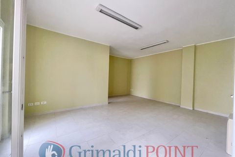 L'establiment comercial a Lecce, Lecce, Lecce - € 400/mes | Ref: 400taranto - foto 8