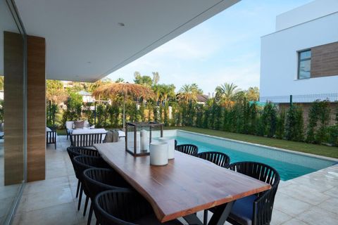 Villa i Estepona, Malaga, Estepona - € 1.875.000 | Ref: S23988 - foto 1