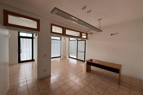 L'establiment comercial a Fermo, Fermo, Fermo - € 600/mes | Ref: AA412 - foto 2