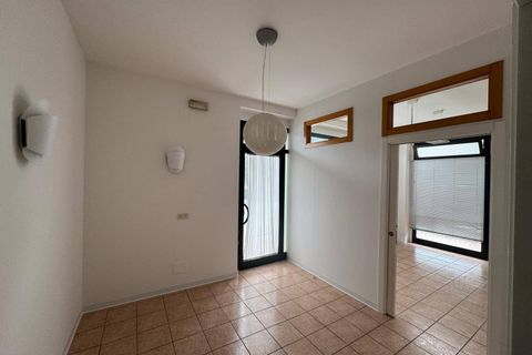 L'establiment comercial a Fermo, Fermo, Fermo - € 600/mes | Ref: AA412 - foto 7