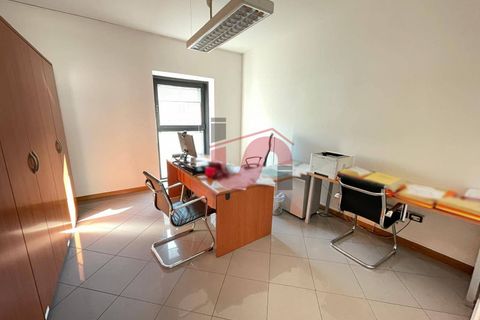 L'establiment comercial a Benevento, Benevento, Benevento - € 1.800/mes | Ref: AA39813 - foto 7