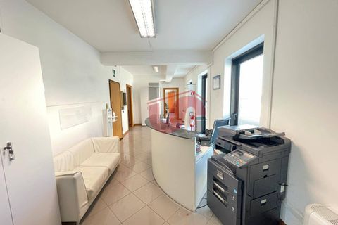 L'establiment comercial a Benevento, Benevento, Benevento - € 1.800/mes | Ref: AA39813 - foto 10