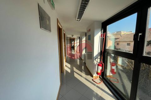 L'establiment comercial a Benevento, Benevento, Benevento - € 1.800/mes | Ref: AA39813 - foto 11