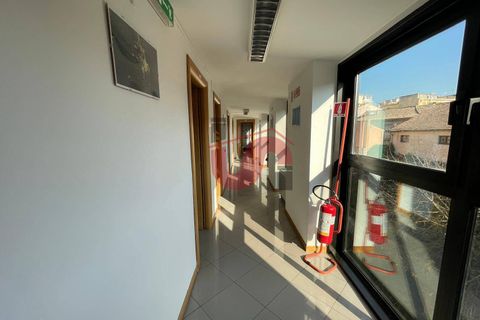 L'establiment comercial a Benevento, Benevento, Benevento - € 1.800/mes | Ref: AA39813 - foto 12