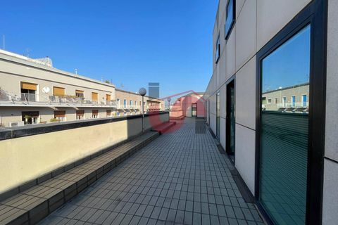 L'establiment comercial a Benevento, Benevento, Benevento - € 1.800/mes | Ref: AA39813 - foto 13