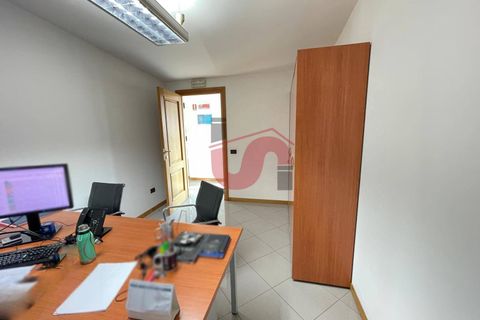 L'establiment comercial a Benevento, Benevento, Benevento - € 1.800/mes | Ref: AA39813 - foto 14
