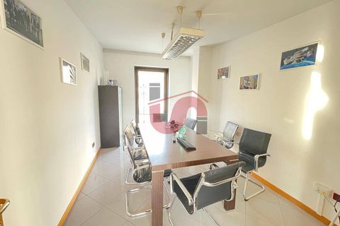 L'establiment comercial a Benevento, Benevento, Benevento - € 1.800/mes | Ref: AA39813 - foto 15