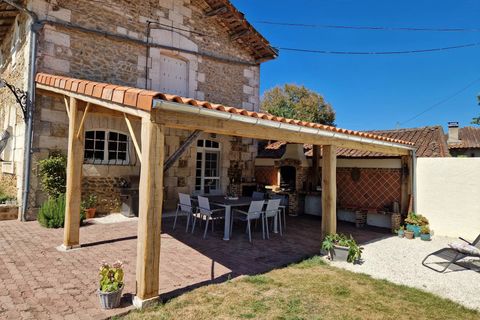 Villa a Suaux, Charente, Suaux - € 449.000 | Ref: BVI82691 - foto 15