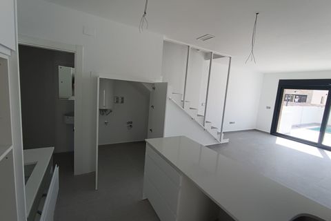 Villa a Daya Nueva, Alicante, Daya Nueva - € 317.000 | Ref: C067-D01-V32 - foto 11