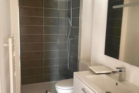 Apartament a Uzes, Gard, Uzes - € 396/mes | Ref: 0064753 - foto 3