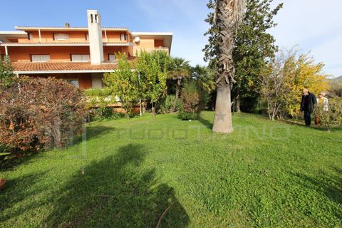 Villa en Rende, Cosenza, Rende - € 600.000 | Ref: 584 - photo 1