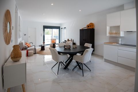Villa a Pinar De Campoverde, Alicante, Pinar De Campoverde - € 421.560 | Ref: IZ-LA-RC2 - foto 4