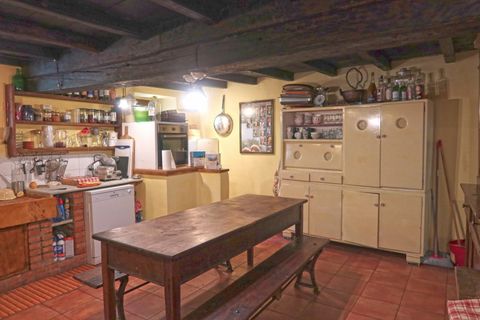 Villa i Comano, Massa and Carrara, Comano - € 495.000 | Ref: 346B - foto 12