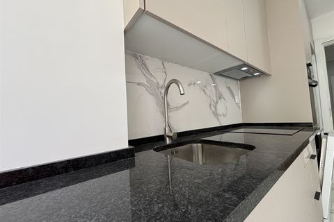 Lejlighed i Amadora, Lisbon, Amadora - € 349.000 | Ref: UH011522 - foto 9