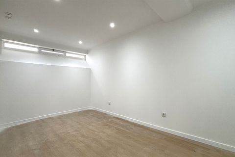 Lejlighed i Amadora, Lisbon, Amadora - € 329.000 | Ref: UH011523 - foto 13