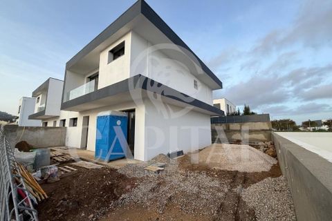 Byhus i Sintra, Lisbon, Sintra - € 750.000 | Ref: 70104 - foto 1