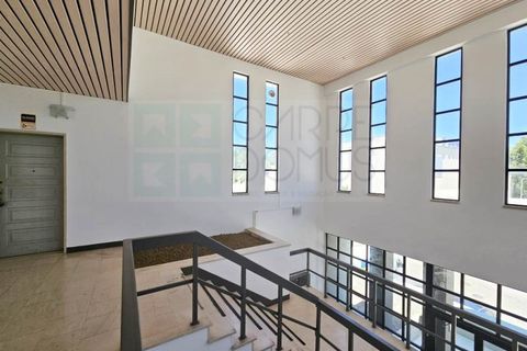 Erhvervsejendom i Carnaxide, Lisbon, Carnaxide - € 395.000 | Ref: OFI_3913 - foto 3