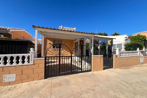 Villa a Orihuela, Alicante, Orihuela - € 219.000 | Ref: C-1172 - foto 2