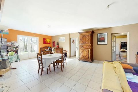 Villa en Saintes, Charente-Maritime, Saintes - € 329.000 | Ref: DOM15571 - photo 3