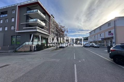 L'establiment comercial a Saint-Raphaël, Var, Saint-Raphaël - € 3.900/mes | Ref: 0274 - foto 2