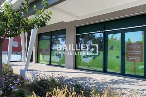 L'establiment comercial a Saint-Raphaël, Var, Saint-Raphaël - € 3.900/mes | Ref: 0274 - foto 3