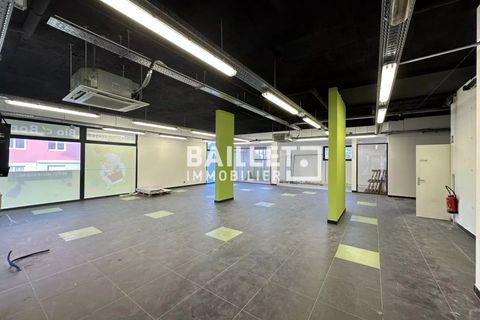L'establiment comercial a Saint-Raphaël, Var, Saint-Raphaël - € 3.900/mes | Ref: 0274 - foto 11