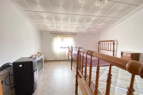 Landsbyhus i Pinoso, Alicante, Pinoso - € 149.995 | Ref: ELS9040 - foto 13