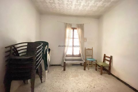 Landsbyhus i Pinoso, Alicante, Pinoso - € 149.995 | Ref: ELS9040 - foto 20