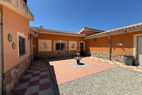 Landejendom i Castalla, Alicante, Castalla - € 550.000 | Ref: HH14335 - foto 4