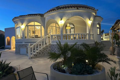 Villa a Torrevieja, Alicante, Torrevieja - € 645.000 | Ref: CBE02-316 - foto 2
