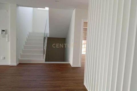 Villa i Odivelas, Lisbon, Odivelas - € 950.000 | Ref: C0444-00795 - foto 6