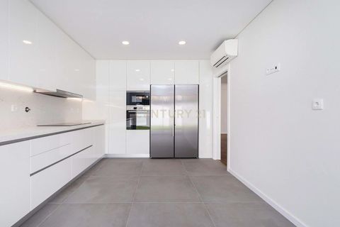 Villa i Odivelas, Lisbon, Odivelas - € 950.000 | Ref: C0444-00795 - foto 8