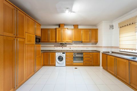 Villa a Aveiro, Aveiro, Aveiro - € 3.500/mes | Ref: AVR/00742 - foto 2