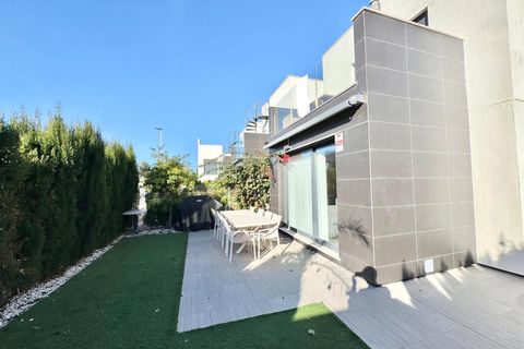 Villa a Torrevieja, Alicante, Torrevieja - € 2.700/mes | Ref: RENT-4173L - foto 2