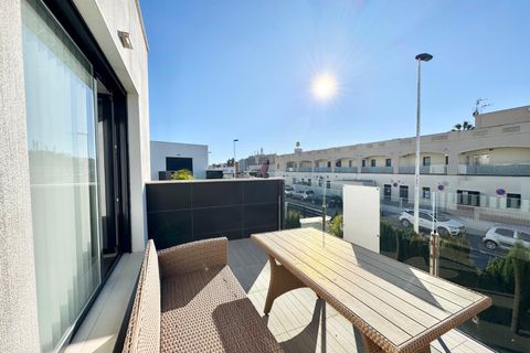 Villa a Torrevieja, Alicante, Torrevieja - € 2.700/mes | Ref: RENT-4173L - foto 18
