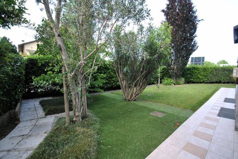 Appartement in Vimercate, Monza and Brianza, Vimercate - € 339.000 | Ref: 2360 - foto 11