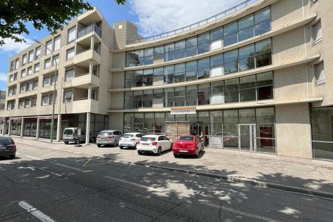 Lejlighed i Valence, Drome, Valence - € 79.000 | Ref: 17124-COMPANY52886NMA1 - foto 1